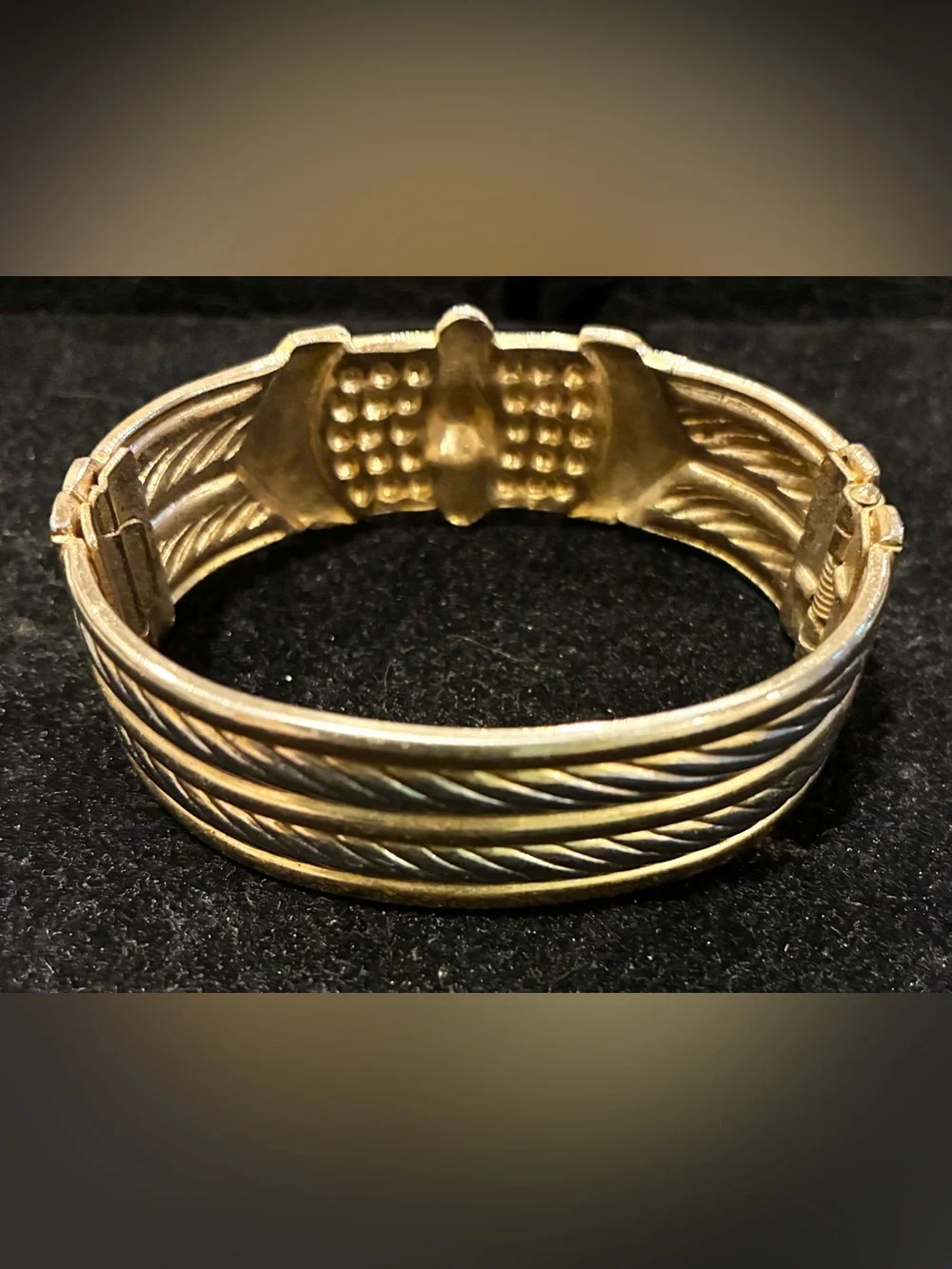 Vintage Brass Tricolor Hinged Bangle Bracelet 6 1/2 in Wrist Fashion Trendy